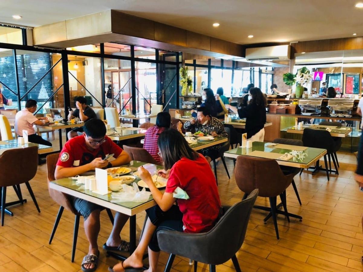Crystal Jade Hotel Rayong Buitenkant foto