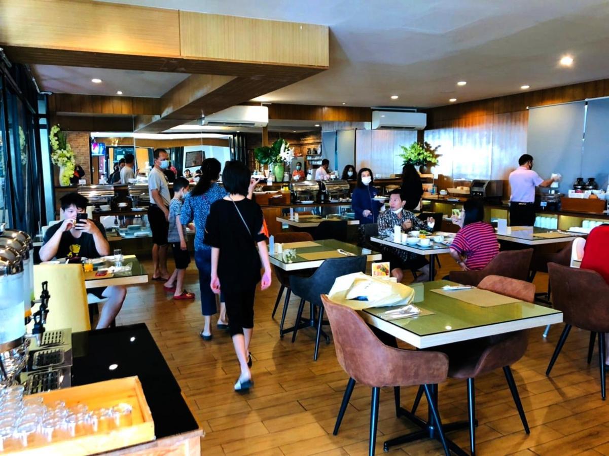 Crystal Jade Hotel Rayong Buitenkant foto