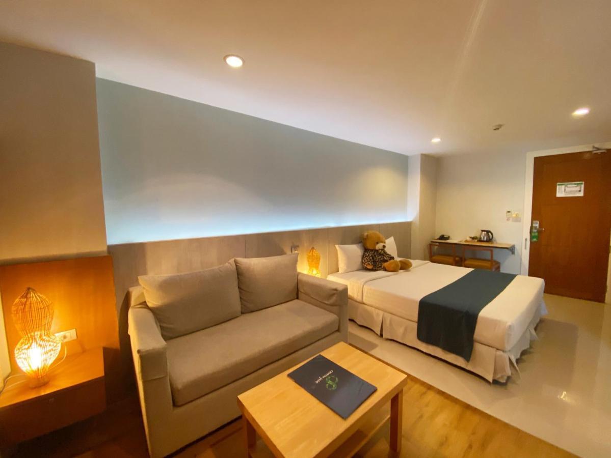 Crystal Jade Hotel Rayong Buitenkant foto
