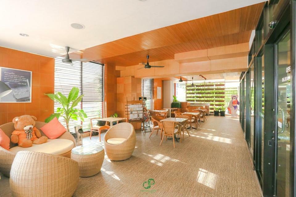 Crystal Jade Hotel Rayong Buitenkant foto